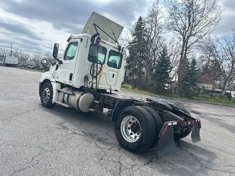 2019 Freightliner Cascadia in Elmira, NY — photo 5