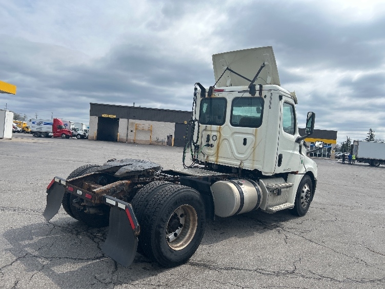 2019 Freightliner Cascadia in Elmira, NY — photo 7