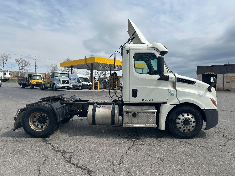 2019 Freightliner Cascadia in Elmira, NY — photo 8