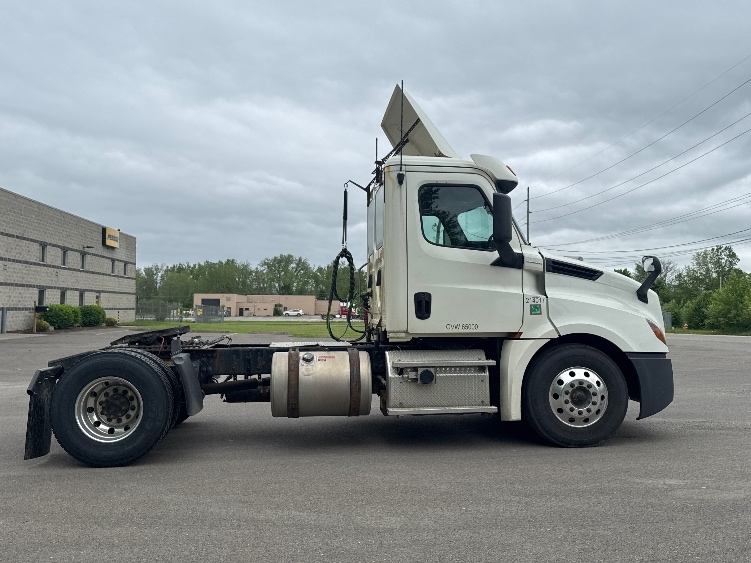 2019 Freightliner Cascadia in Elmira, NY — photo 8