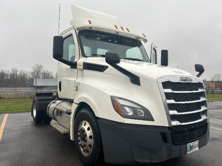 2019 Freightliner Cascadia in Elmira, NY — photo 7