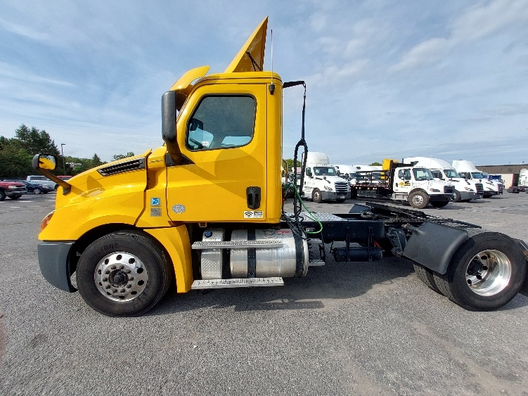 2019 Freightliner Cascadia in Hagerstown, MD — photo 4