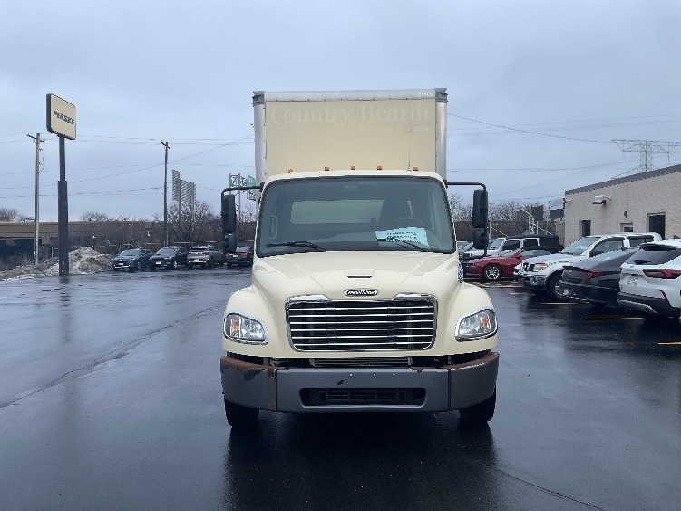 2019 Freightliner M2 106 in Milwaukee, WI — photo 2