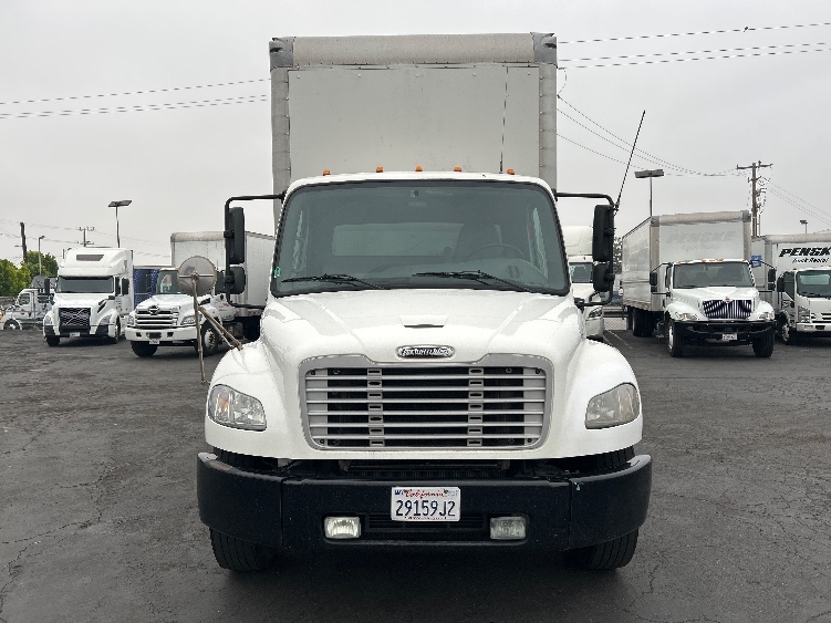 2019 Freightliner eM2 in Torrance, CA — photo 2