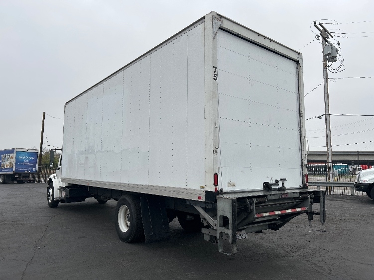 2019 Freightliner eM2 in Torrance, CA — photo 6