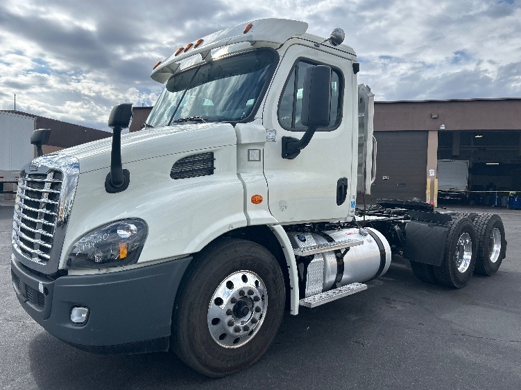 2019 Freightliner Cascadia in Las Vegas, NV — photo 3