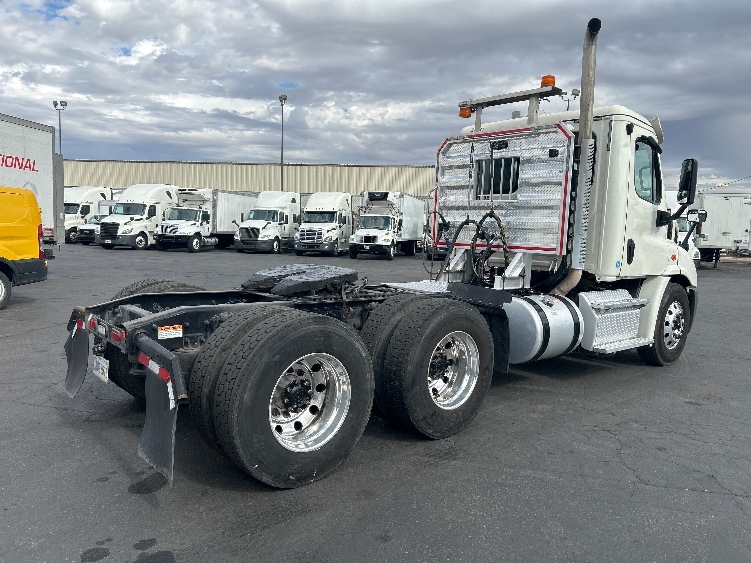 2019 Freightliner Cascadia in Las Vegas, NV — photo 7