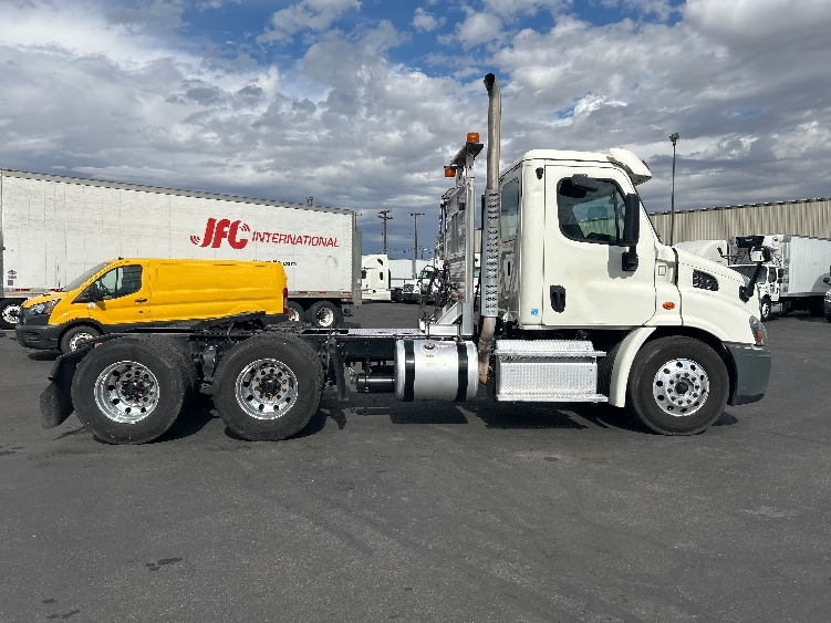 2019 Freightliner Cascadia in Las Vegas, NV — photo 8