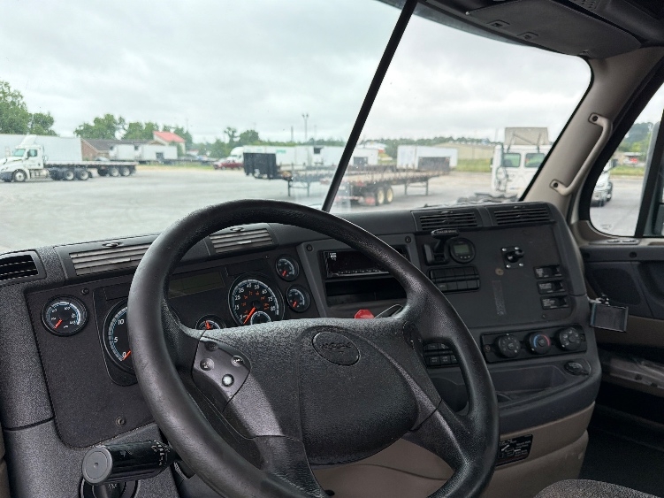 2019 Freightliner Cascadia in Tifton, GA — photo 10