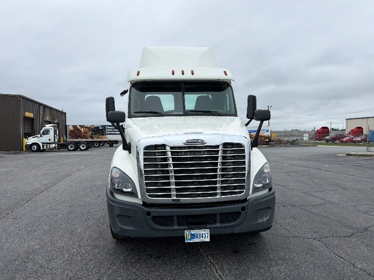 2019 Freightliner Cascadia in Tifton, GA — photo 2