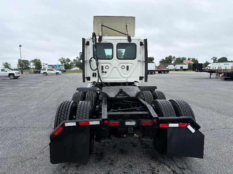 2019 Freightliner Cascadia in Tifton, GA — photo 6