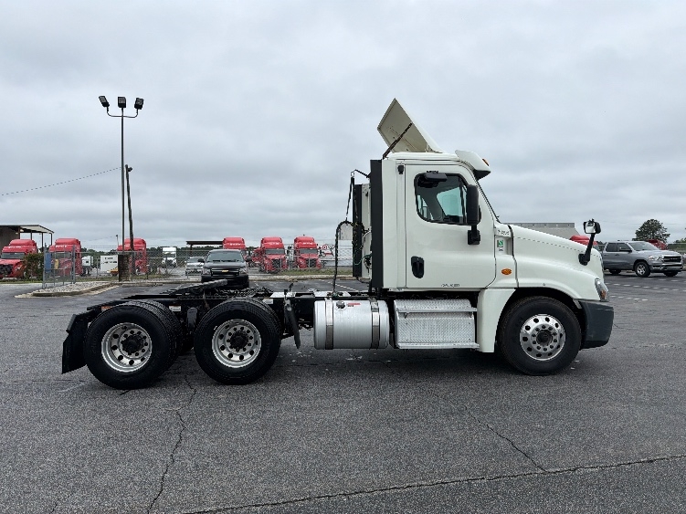 2019 Freightliner Cascadia in Tifton, GA — photo 8