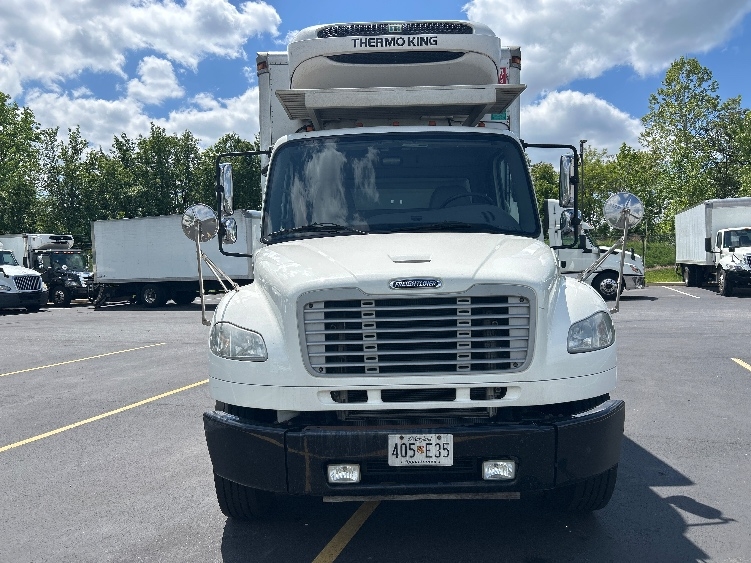 2019 Freightliner M2 106 in Jessup, MD — photo 2