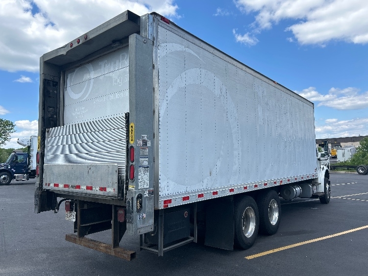 2019 Freightliner M2 106 in Jessup, MD — photo 8