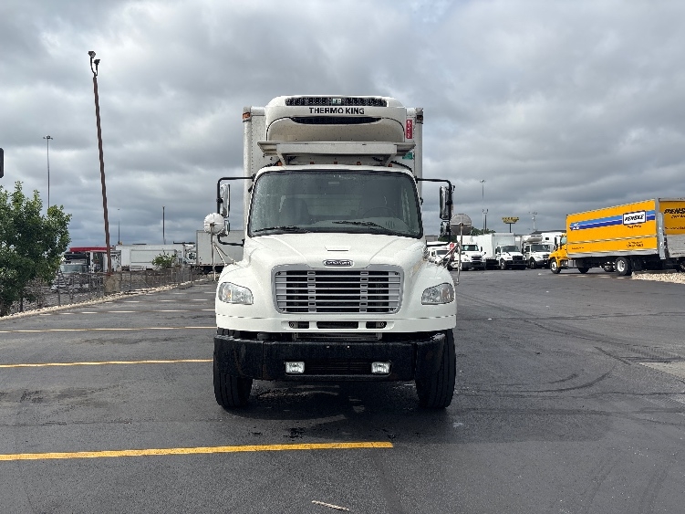 2019 Freightliner eM2 in Columbus, OH — photo 2