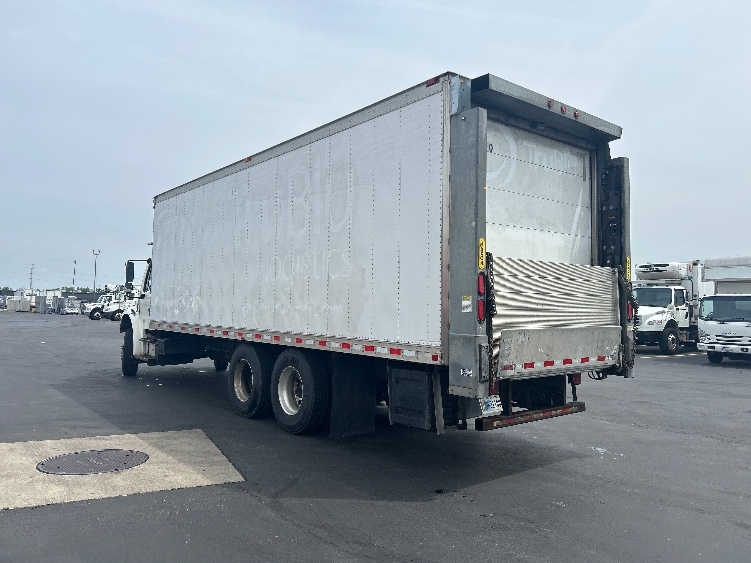 2019 Freightliner eM2 in Columbus, OH — photo 6