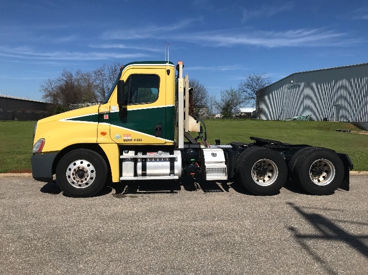 2019 Freightliner Cascadia in Montgomery, AL — photo 4