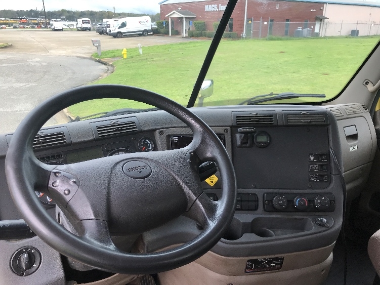 2019 Freightliner Cascadia in Montgomery, AL — photo 10