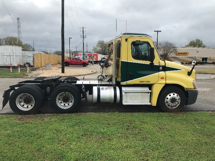 2019 Freightliner Cascadia in Montgomery, AL — photo 8