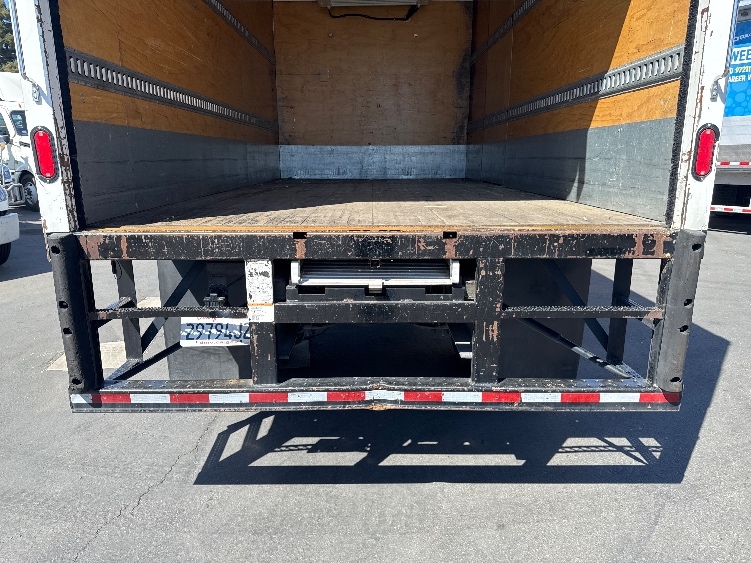 2019 Freightliner M2 106 in West Sacramento, CA — photo 9