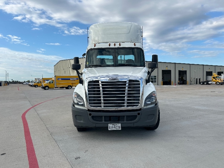 2019 Freightliner Cascadia in Katy, TX — photo 2