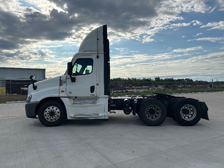 2019 Freightliner Cascadia in Katy, TX — photo 4