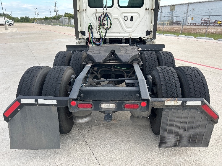 2019 Freightliner Cascadia in Katy, TX — photo 6