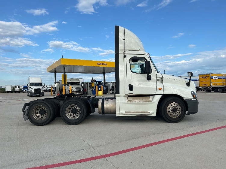 2019 Freightliner Cascadia in Katy, TX — photo 8