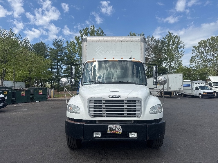 2019 Freightliner M2 106 in Capitol Heights, MD — photo 2