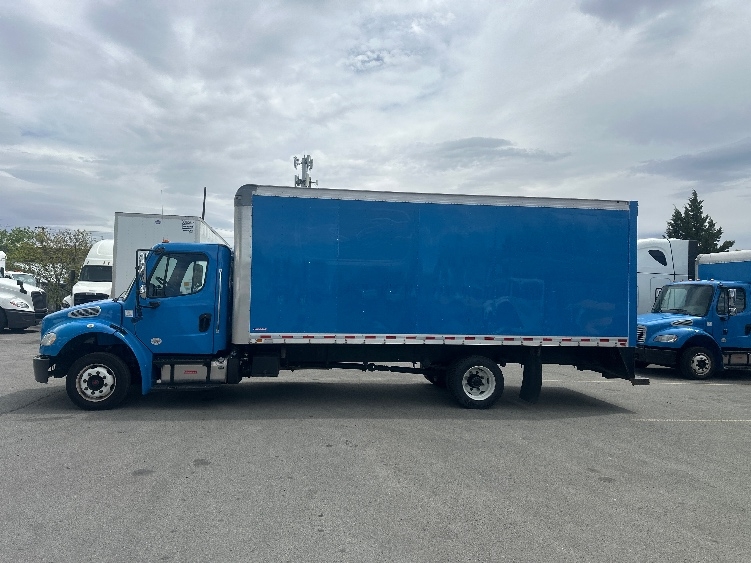 2019 Freightliner M2 106 in Sparks, NV — photo 4