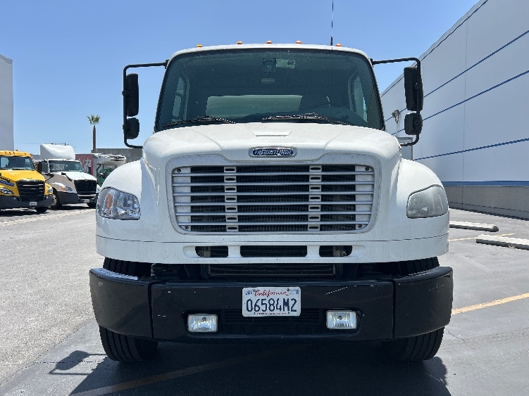 2019 Freightliner M2 106 in Torrance, CA — photo 2