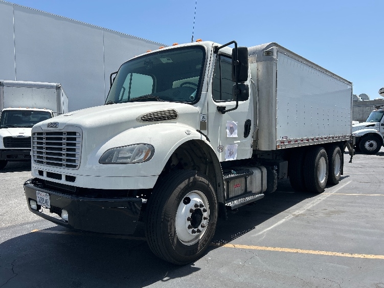 2019 Freightliner M2 106 in Torrance, CA — photo 3