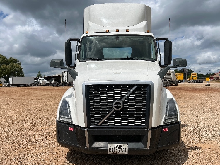 2024 Volvo VNL 300 in Tyler, TX — photo 2