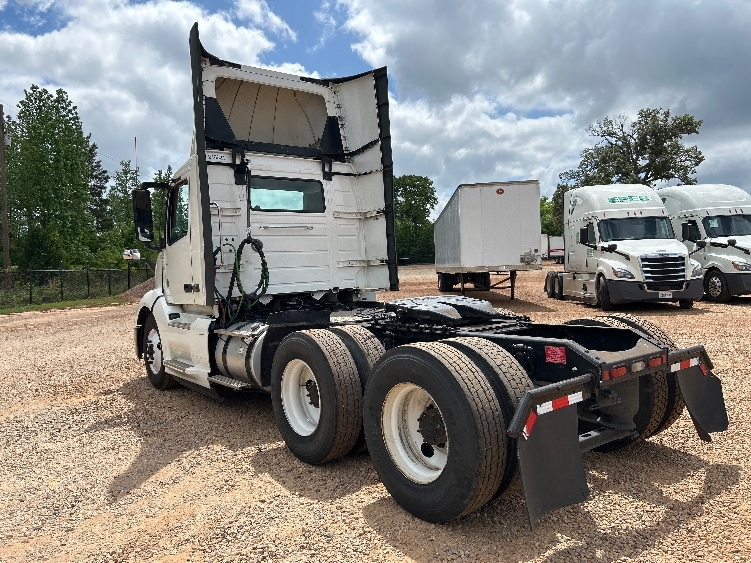 2024 Volvo VNL 300 in Tyler, TX — photo 5