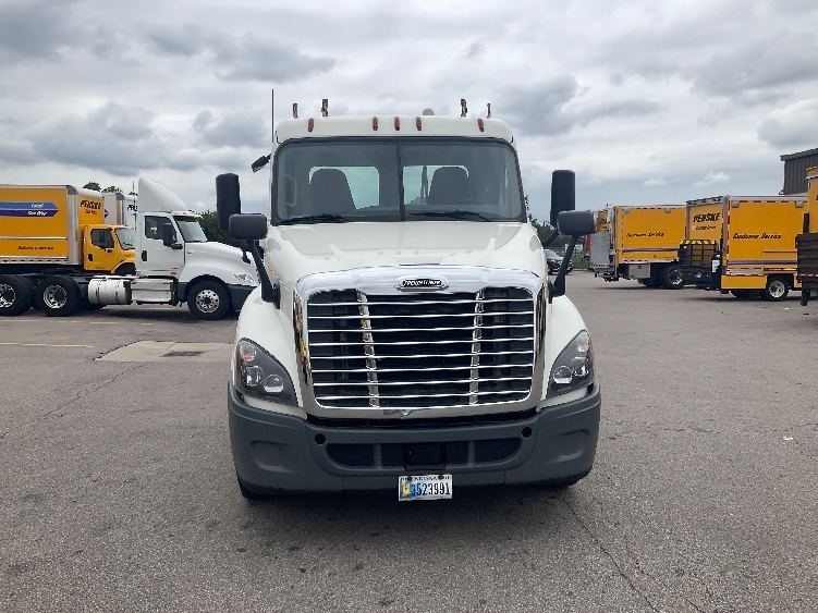 2019 Freightliner Cascadia in Piqua, OH — photo 2