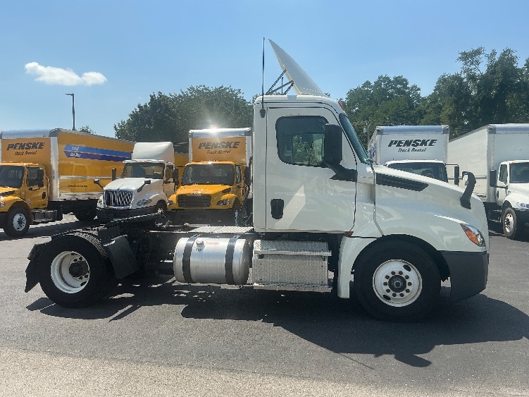 2019 Freightliner Cascadia in Piqua, OH — photo 8