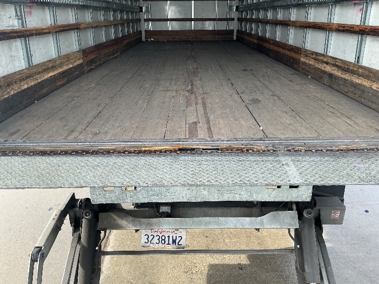2019 Hino 268 in Fontana, CA — photo 10