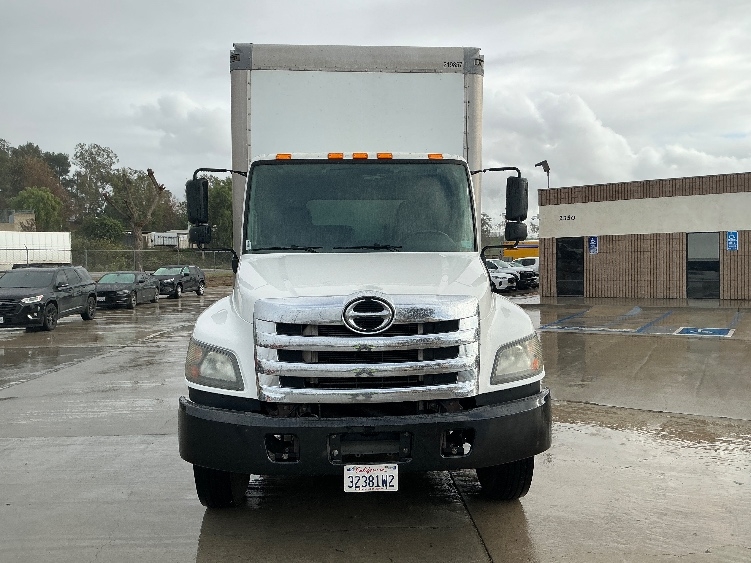 2019 Hino 268 in Fontana, CA — photo 2