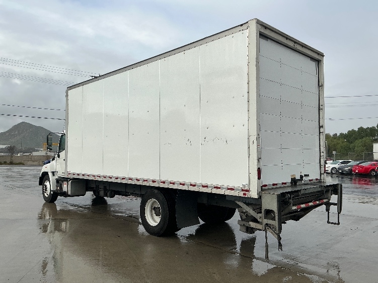 2019 Hino 268 in Fontana, CA — photo 6