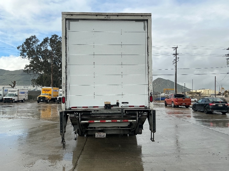 2019 Hino 268 in Fontana, CA — photo 7