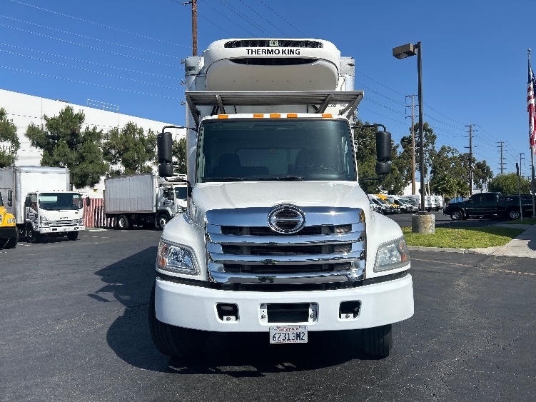 2019 Hino 268 in Torrance, CA — photo 2