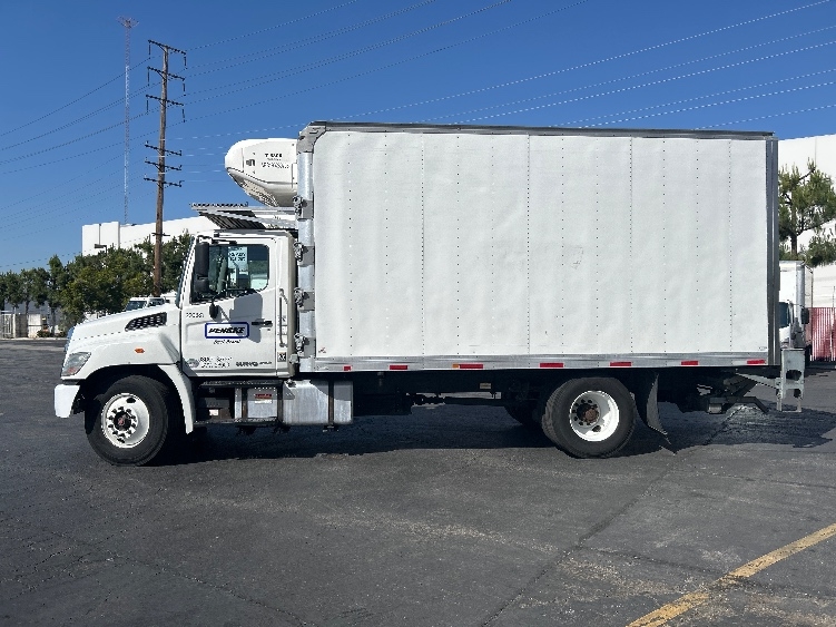 2019 Hino 268 in Torrance, CA — photo 4