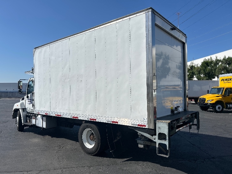2019 Hino 268 in Torrance, CA — photo 6
