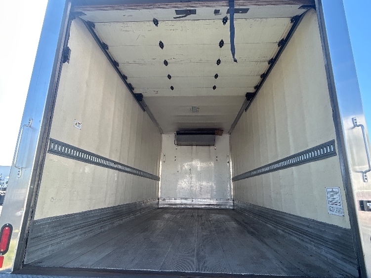 2019 Hino 268 in Torrance, CA — photo 8