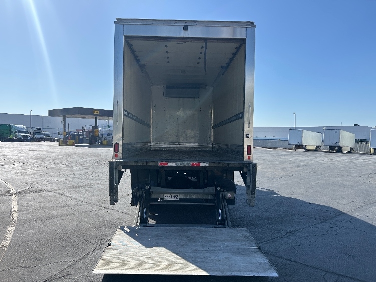 2019 Hino 268 in Torrance, CA — photo 9