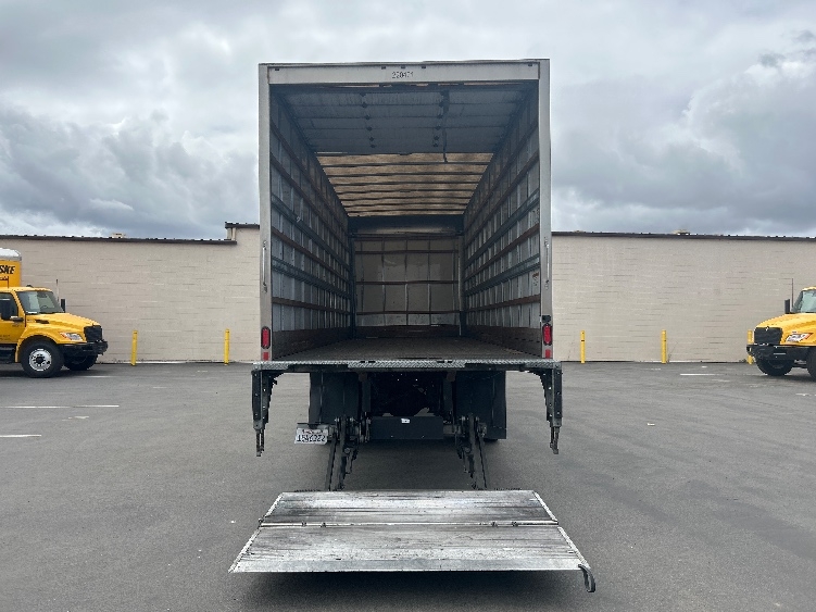 2019 Freightliner eM2 in Torrance, CA — photo 9