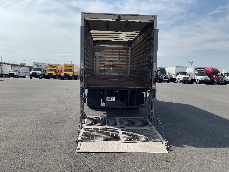 2021 Freightliner M2 106 in Philadelphia, PA — photo 9