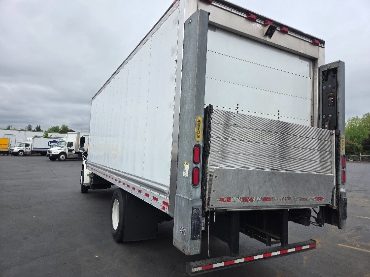 2019 Freightliner eM2 in Kent, WA — photo 6