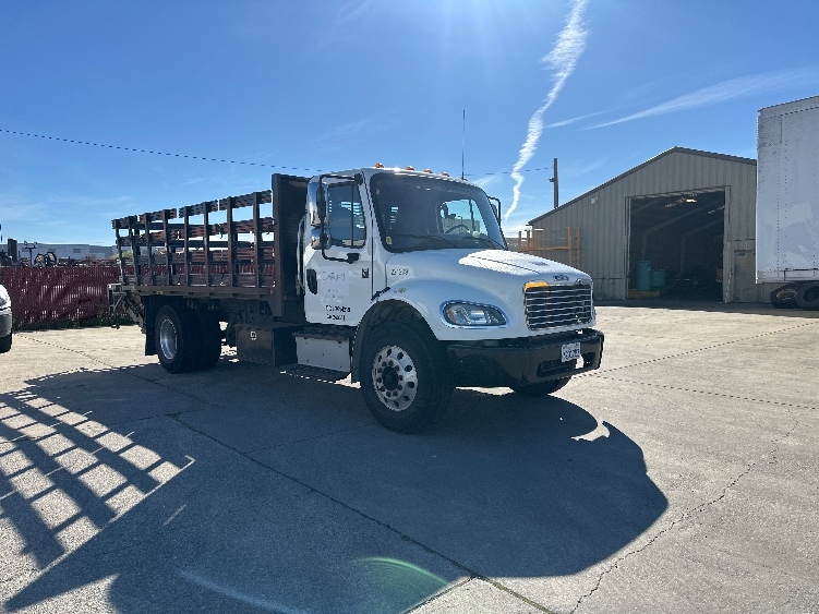 2017 Freightliner M2 106