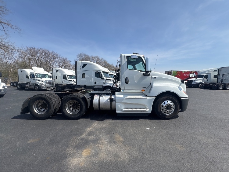 2019 International LT in Indianapolis, IN — photo 8